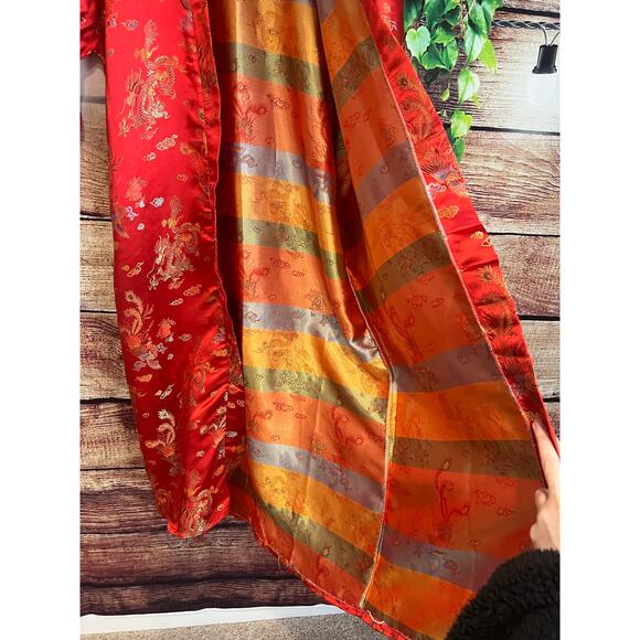 Vintage Kimono Robe 100% Silk Japanese Dragons Red Rainbow XXL PTP 24" - Picture 3 of 12